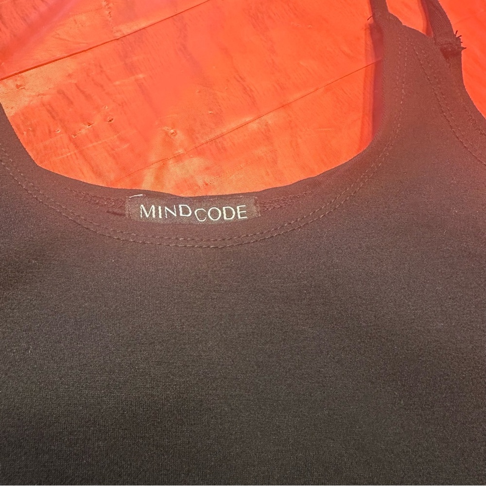 Mind Code Classic Black Top - Picture 3 of 6